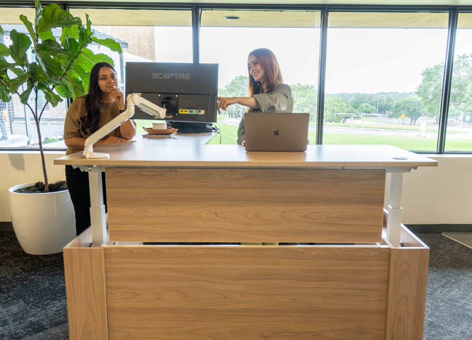 EDGE Height-Adjustable Desk L-Shape - Left Return